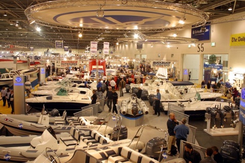 英国伦敦高端游艇展览会展会现场图片