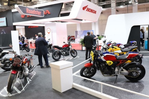 西班牙马德里摩托车及配件展览会展会现场图片