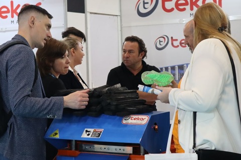 伊朗国际鞋类、鞋材、皮革及设备工业展展会现场图片