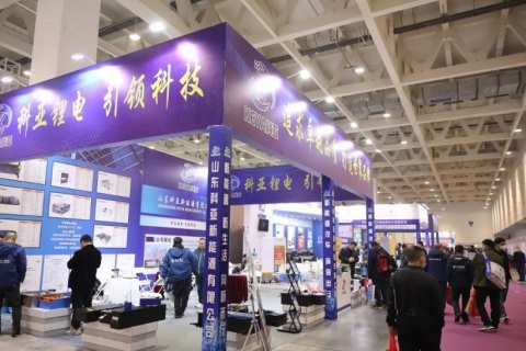 山东济南新能源电动车展展会现场图片