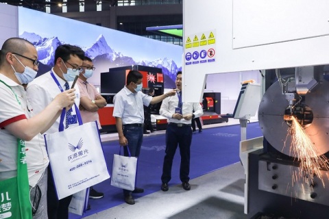 青岛国际机床展展会现场图片