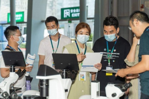 成都国际分析测试、生化诊断技术、实验室技术设备展览会展会现场图片