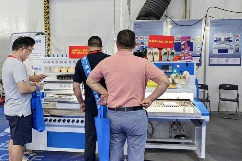 东莞国际皮革鞋机鞋材展览会展会现场图片