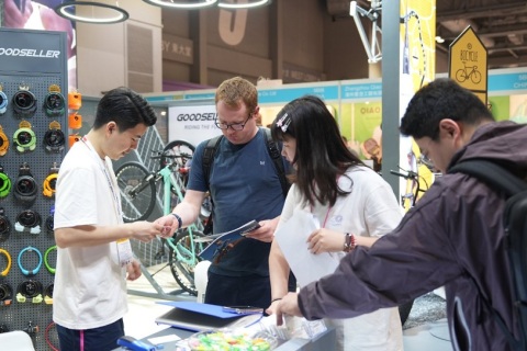 香港环球资源运动及户外用品展览会展会现场图片