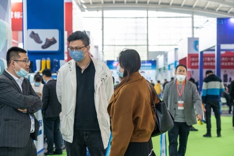 东北沈阳校服园服与职业服装定制博览会展会现场图片