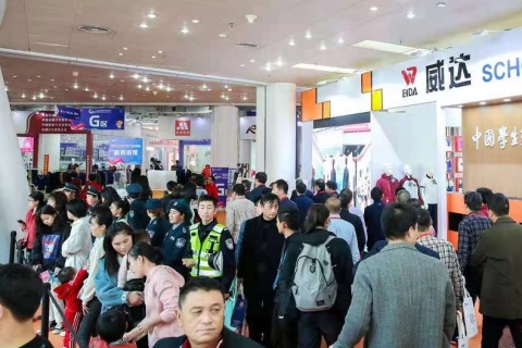 中国（石狮）校园服饰展览会展会现场图片