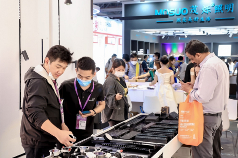 古镇灯饰生产设备原辅材料及配套服务展展会现场图片