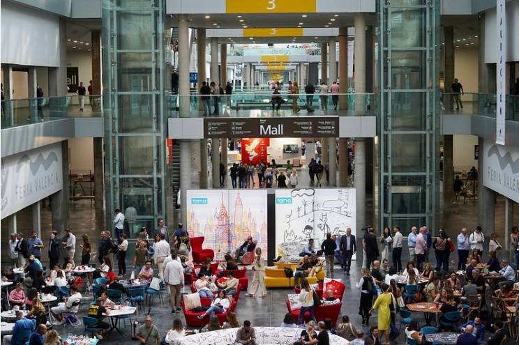 2025年西班牙瓦伦西亚国际家具展览会：吸引了众多观众来参观