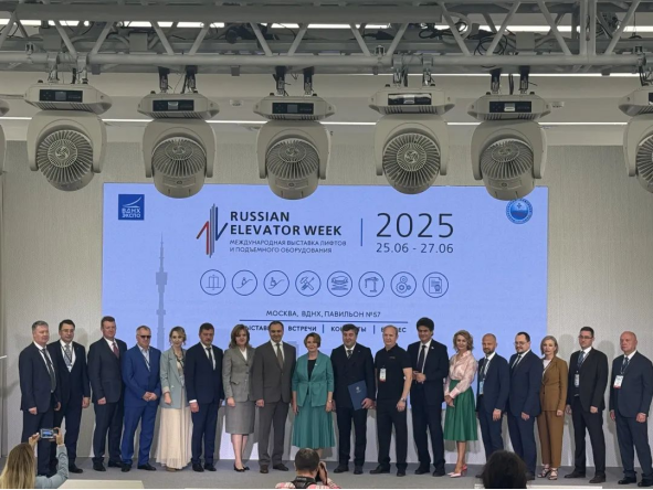 康力电梯闪耀2025年俄罗斯国际电梯展
