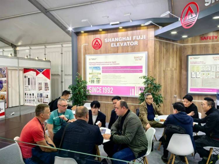 上海富士电梯成功亮相2025俄罗斯莫斯科电梯展览会