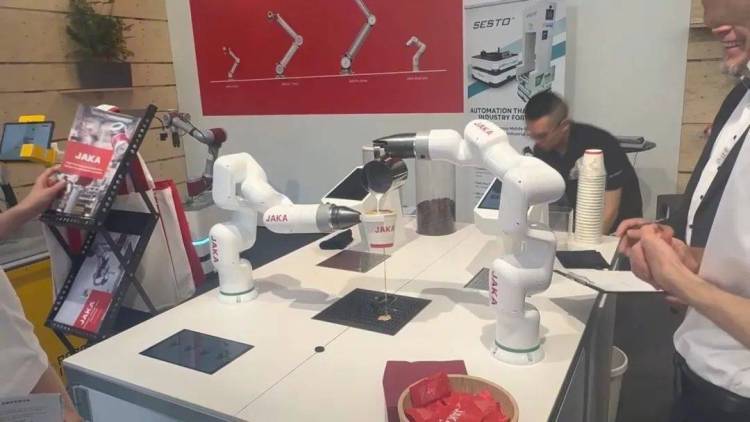 ATTC动态丨浙江埃科海外售后团队调研2025慕尼黑国际机器人展，筑牢机器人板块业务发展基石