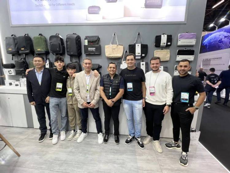 AI驱动未来生活！WiWU以创新科技闪耀2025巴西电子展