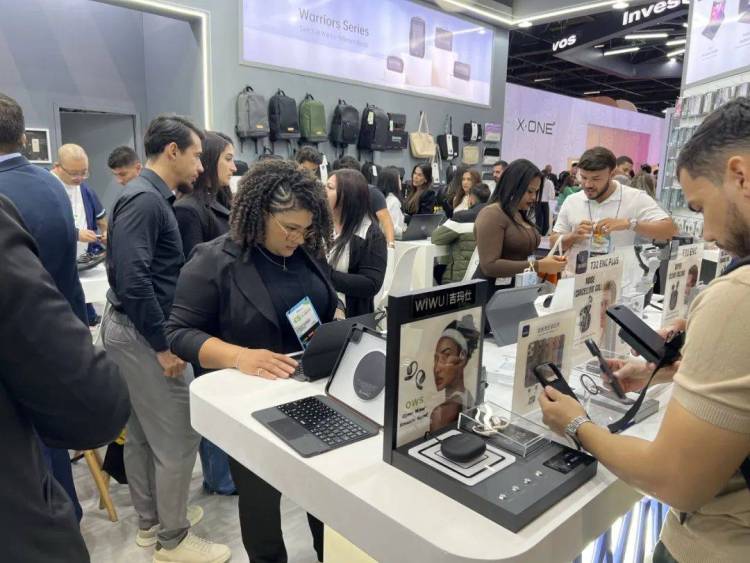 AI驱动未来生活！WiWU以创新科技闪耀2025巴西电子展