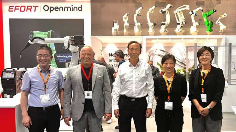 埃夫特全明星阵容闪亮登场AUTOMATICA 2025，加速全球智能化布局