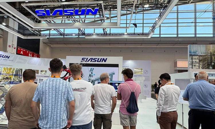 解码未来智造新范式——直击新松2025德国慕尼黑Automatica展会现场