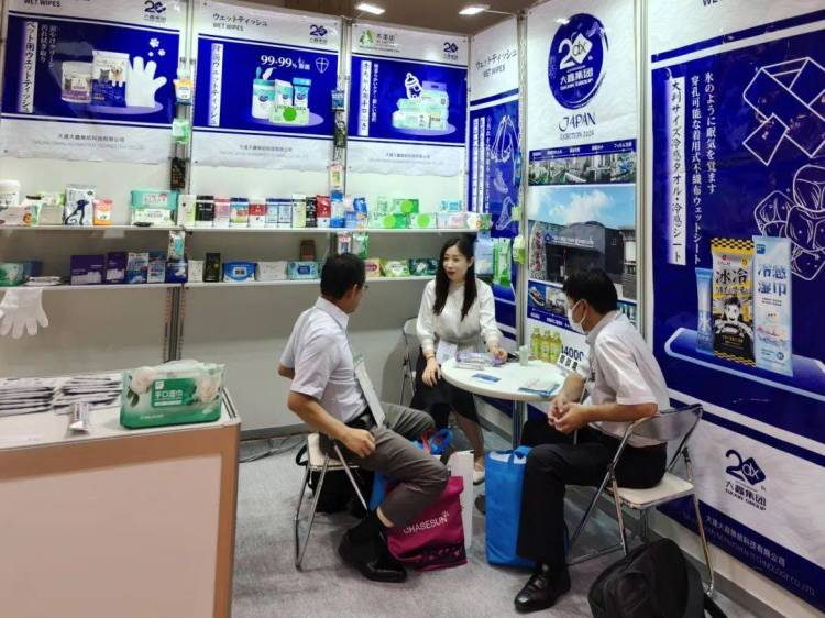 大鑫湿巾闪耀2025年东京LIFESTYLE WEEK，展现中国“巾”彩！
