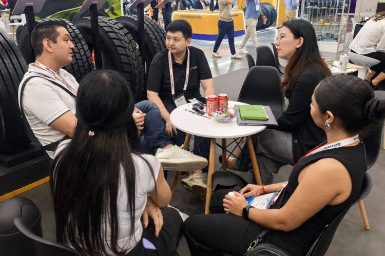 雄鹰轮胎闪耀2025巴拿马汽配展，深化全球市场布局