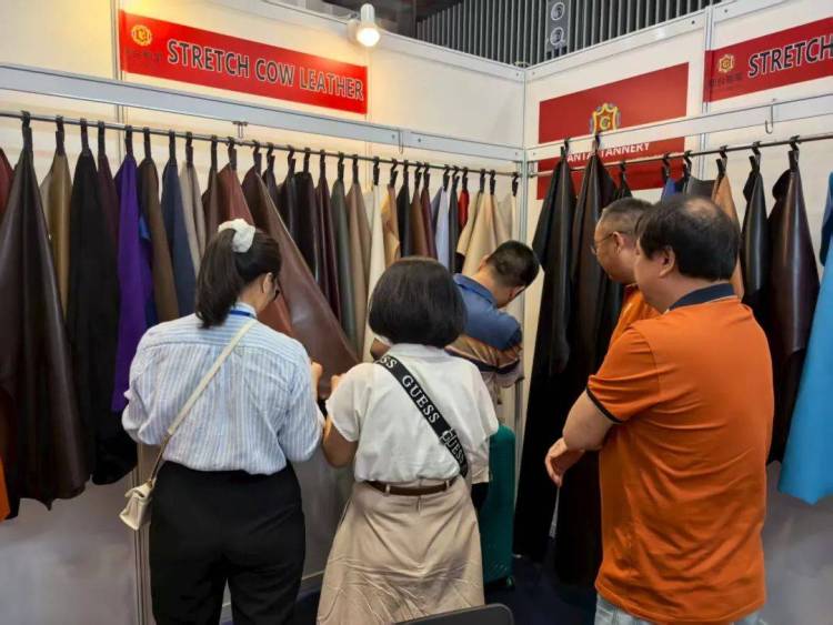 烟台制革第 25 届越南国际鞋类、皮革及工业设备展：拓展国际市场新机遇 · 奏响国际化新乐章