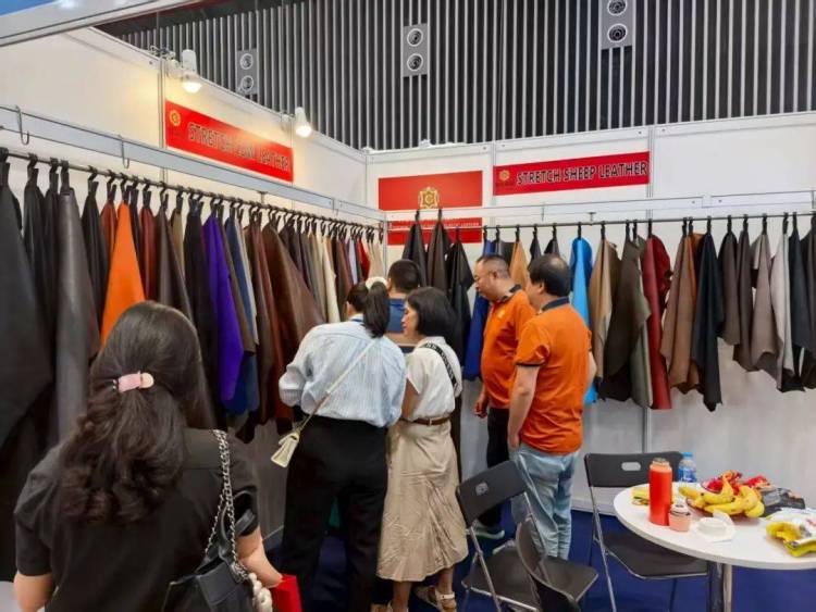 烟台制革第 25 届越南国际鞋类、皮革及工业设备展：拓展国际市场新机遇 · 奏响国际化新乐章