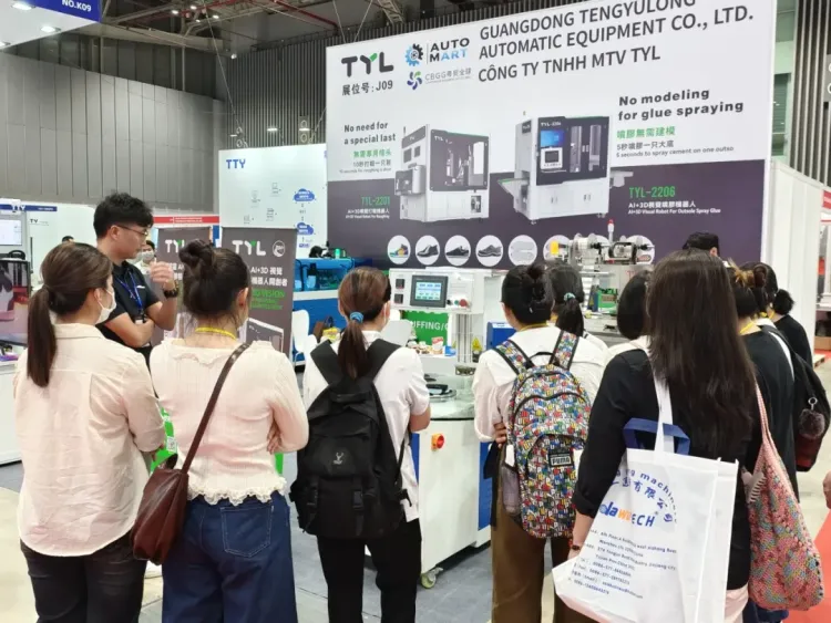 腾宇龙亮相2025年第二十五届越南国际鞋类、皮革及工业设备展，圆满收官！