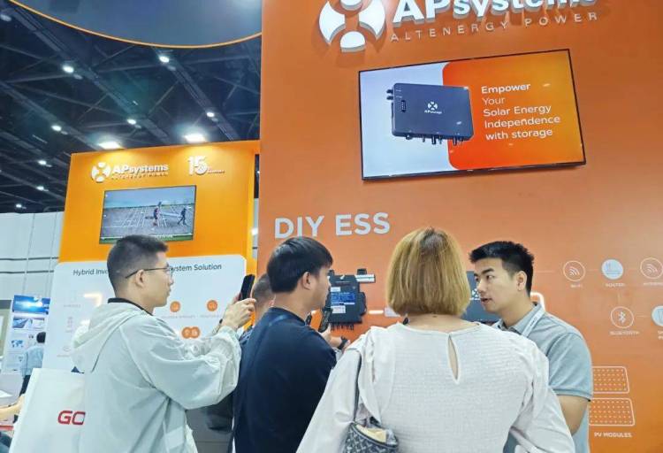 昱能科技亮相2025年泰国可再生能源展，携多款光储产品加速拓展东南亚市场！