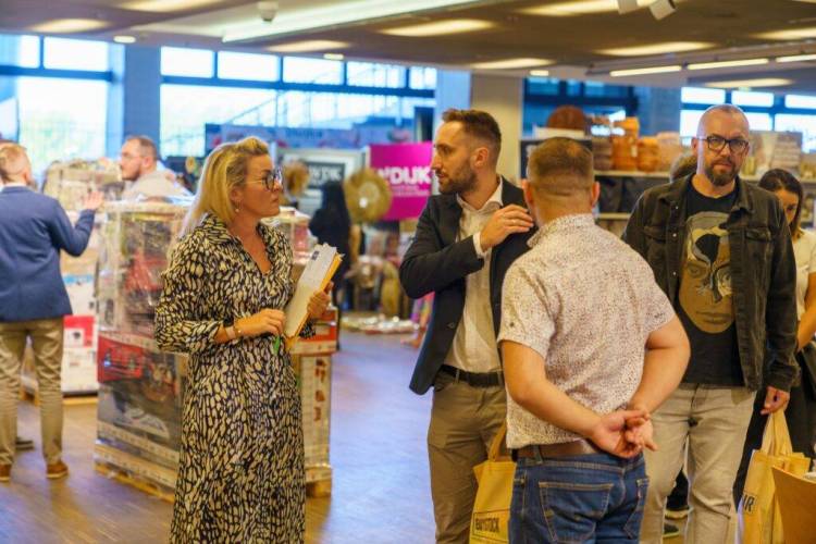 波兰华沙现货产品展：商务合作的绝佳平台 - Readystock