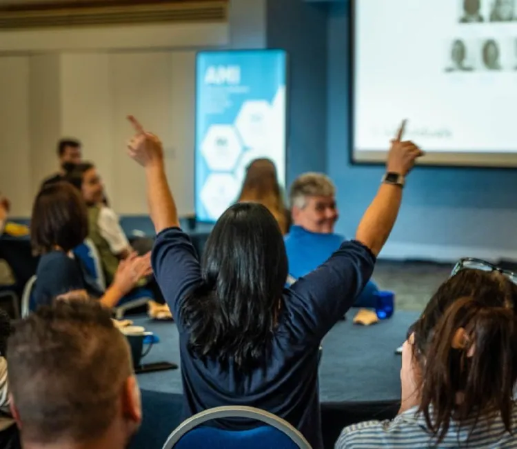 西班牙马拉加国际草纱与簇绒论坛展览会：编织者交流的平台