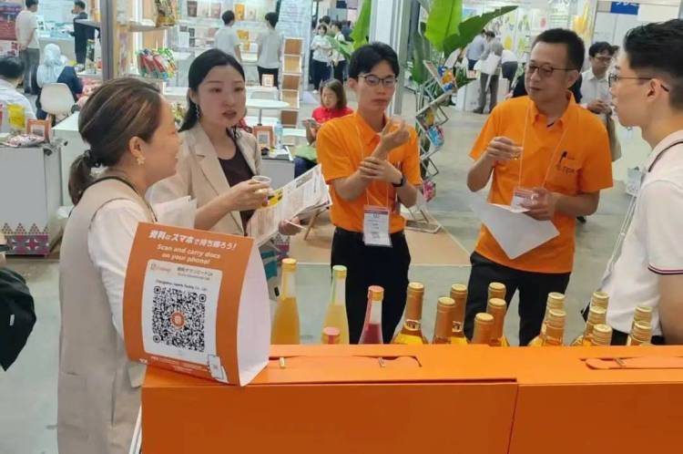 丰收公司果酒亮相2025年日本东京国际食品饮料展，中国佳酿飘香海外