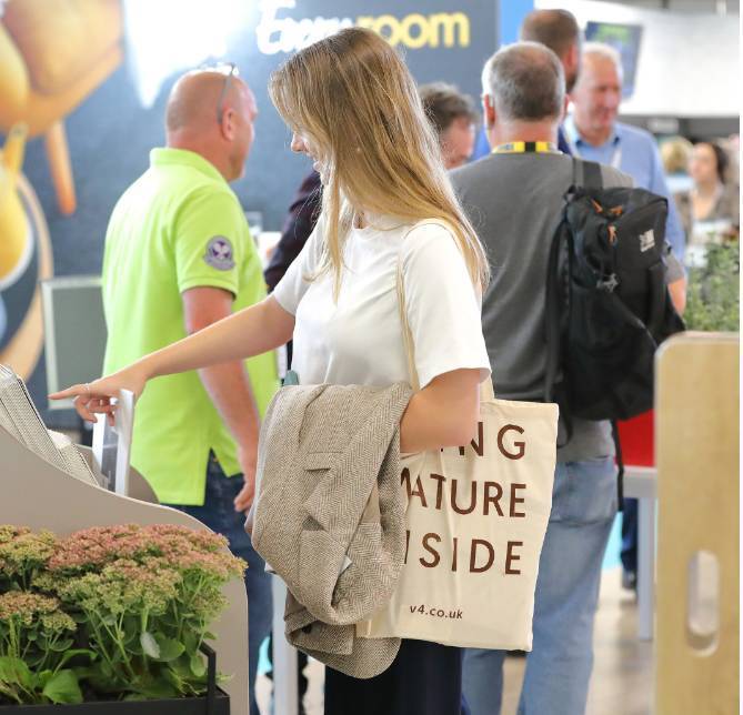 英国哈罗盖特国际地面材料展览会 NATIONAL FLOOR SHOW 2024创纪录的创新和交流盛会