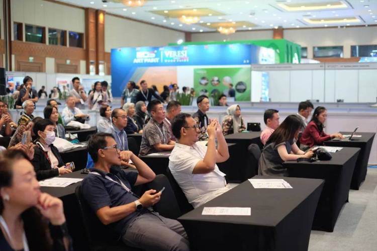 红墙亮相2025年印度尼西亚涂料展 积极探索出海新机遇