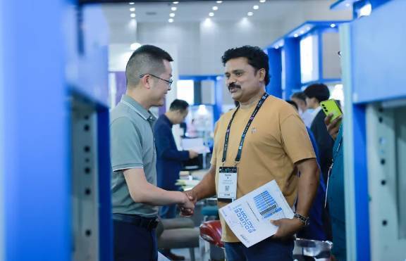 锐盾集团闪耀2025迪拜家具展