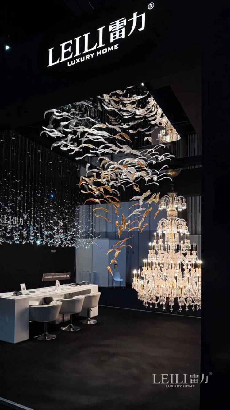 雷力灯饰 × INDEX DUBAI 2025迪拜家具展｜璀璨落幕，精彩继续