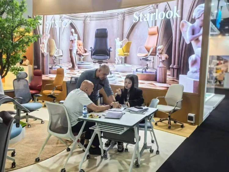 Sitstar | 亮相2025年INDEX迪拜展：以匠心之作，开启舒适办公新体验