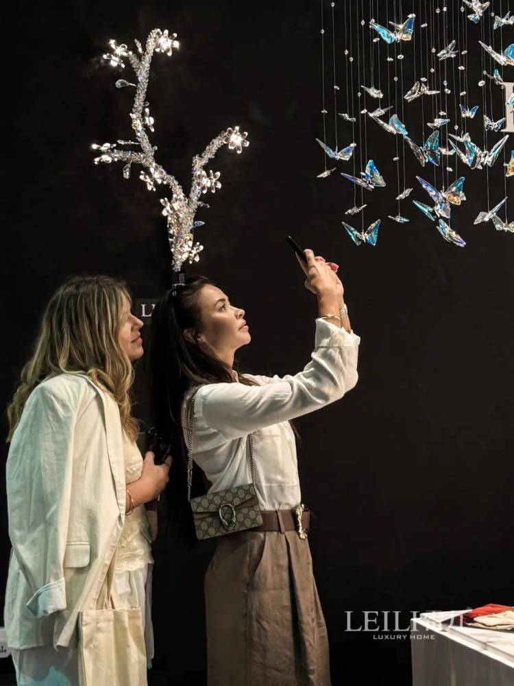 雷力灯饰 × INDEX DUBAI 2025迪拜家具展｜璀璨落幕，精彩继续