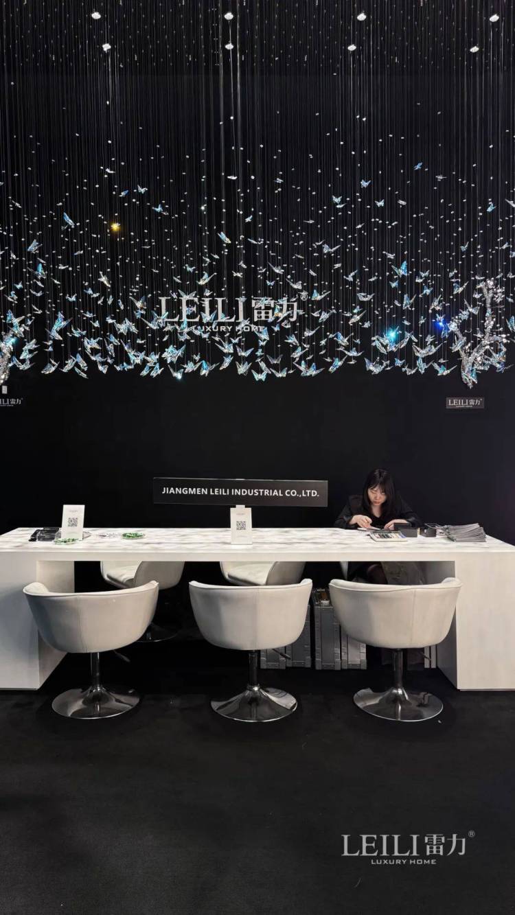 雷力灯饰 × INDEX DUBAI 2025迪拜家具展｜璀璨落幕，精彩继续