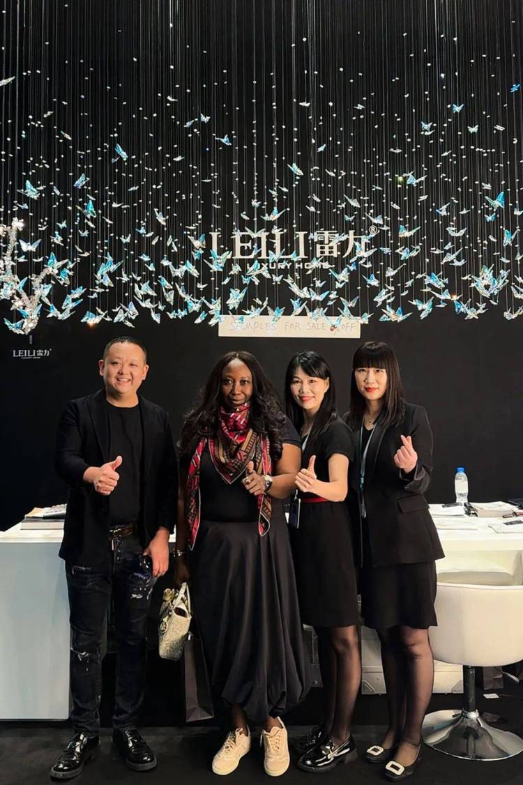 雷力灯饰 × INDEX DUBAI 2025迪拜家具展｜璀璨落幕，精彩继续