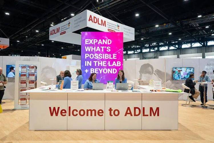 ADLM 2025丨拓圈北美，颐兰贝智慧检验再续新篇！