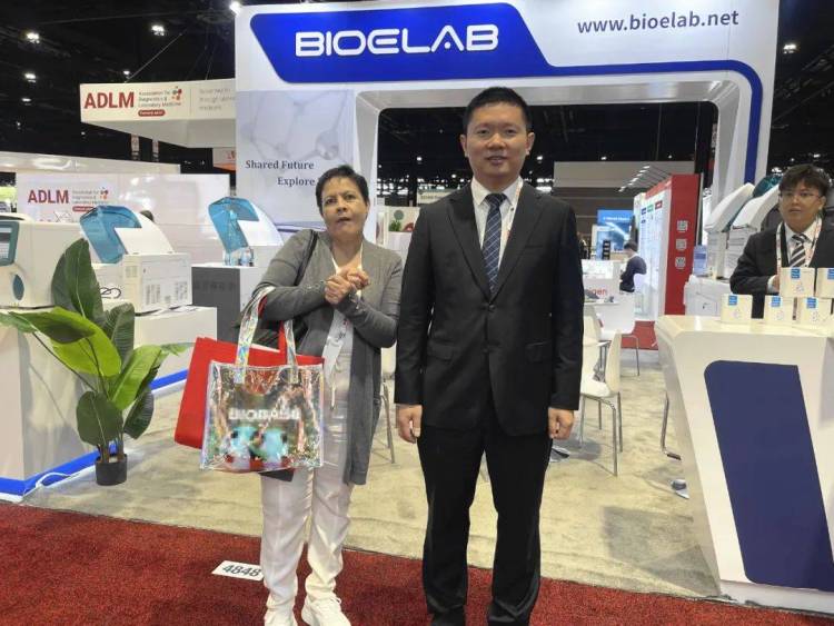 ADLM 2025丨拓圈北美，颐兰贝智慧检验再续新篇！