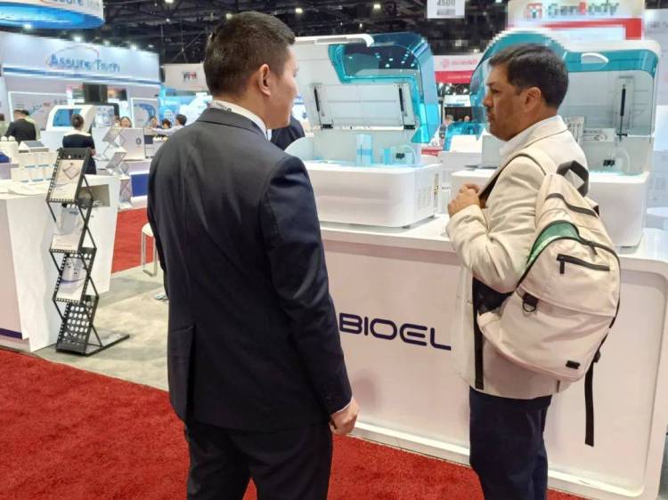 ADLM 2025丨拓圈北美，颐兰贝智慧检验再续新篇！