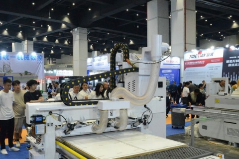 郑州设计周展会现场图片