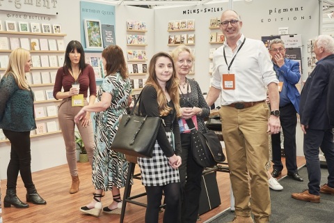 英国伦敦专业贺卡展览会展会现场图片