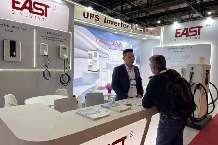 亮相巴西！易事特数字能源产品在2025南美智慧能源展会获客户青睐