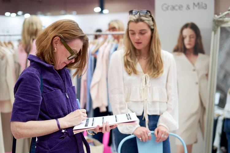 英国伯明翰国际秋季品牌服装服饰展览会 PURE LONDON SUMMER 2025落下帷幕