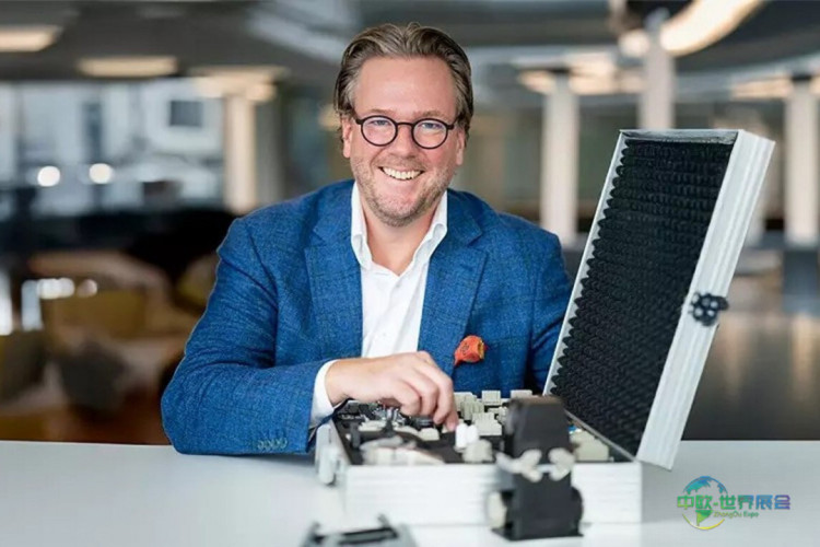 凭借电子元件成为行业冠军