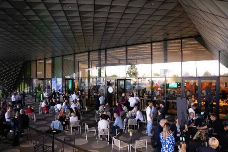 海尔欧洲亮相IFA 2025启动会，揭晓“自然互联”新主题｜Haier Europe Berlin IFA 2025 Kick Off