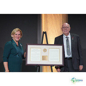 阿尔·吉尔伯森荣获2025年罗伯特·M·希普利奖