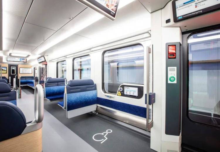 2025年IAA首秀：西门子交通展示慕尼黑新型XXL S-Bahn可步入式模型