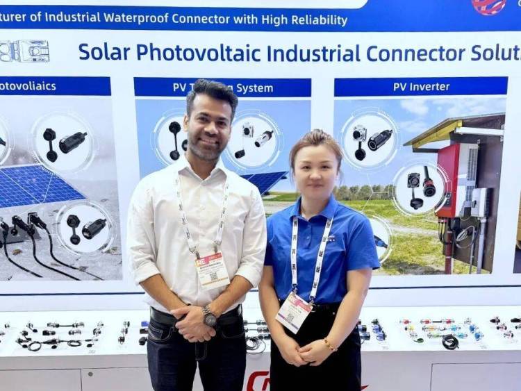 展会首日 | 2025年美国国际太阳能及储能展现场，凌科成打卡热门