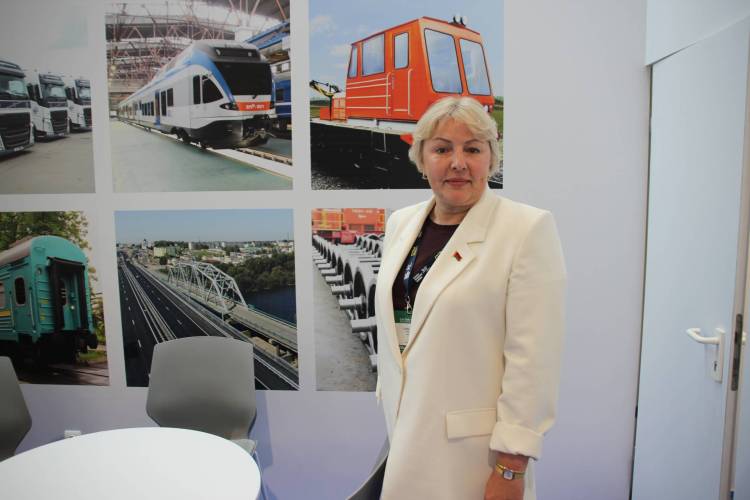 阿塞拜疆巴库国际运输及物流展览会：白俄罗斯参展商展示运输业实力