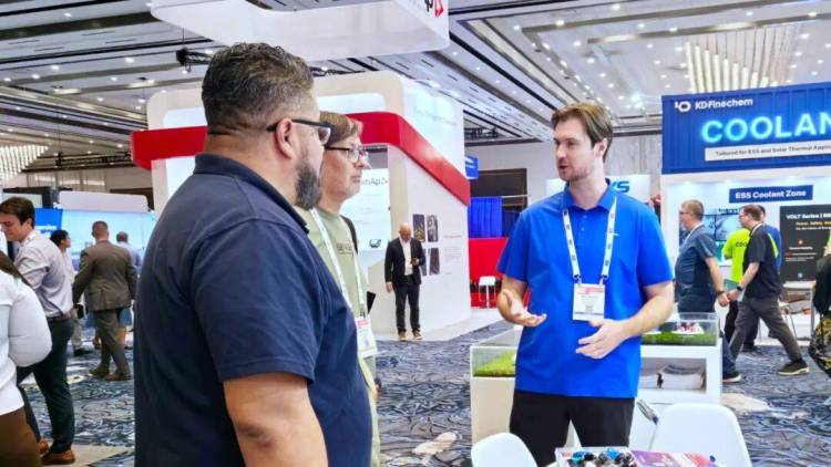 展会首日 | 2025年美国国际太阳能及储能展现场，凌科成打卡热门